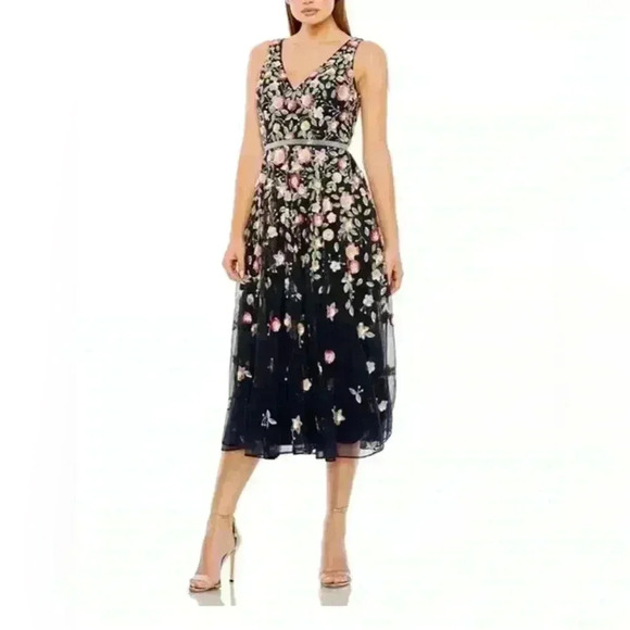 Mac Duggal Deep V-Neck Midi Embroidered Dress Size 8 NWT style #5527 - Picture 1 of 8